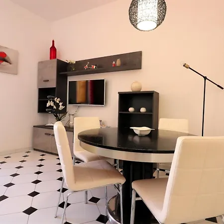 Estate4home - Hearts Apartment