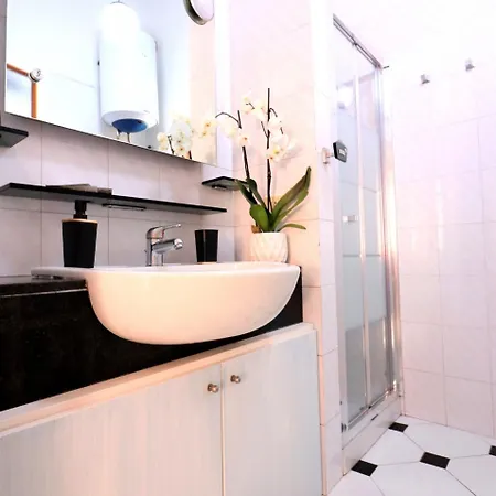 Estate4home - Hearts Apartment